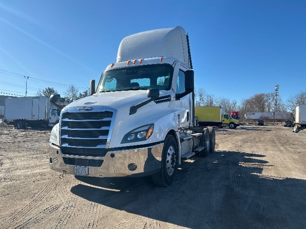 Day Cab Tractor-Heavy Duty Tractors-Freightliner-2020-Cascadia 12564ST-Londonderry-NH-470,027\n\t\tmiles-$ 37,750 - Image 3
