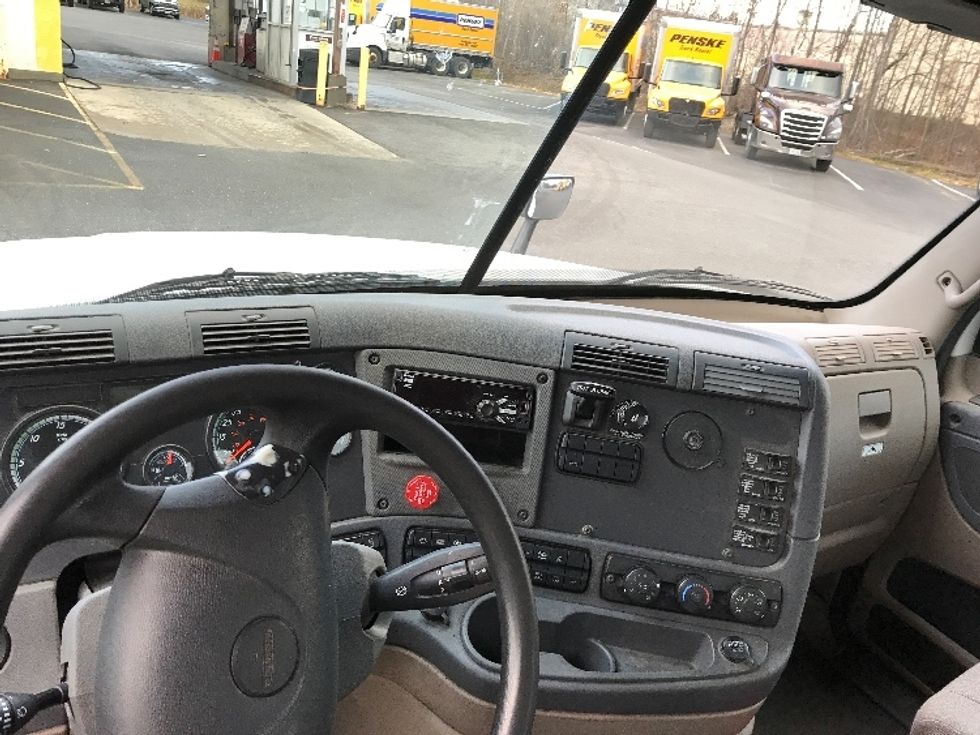 Day Cab Tractor-Heavy Duty Tractors-Freightliner-2020-Cascadia 12564ST-Londonderry-NH-492,442\n\t\tmiles-$ 35,000 - Image 11
