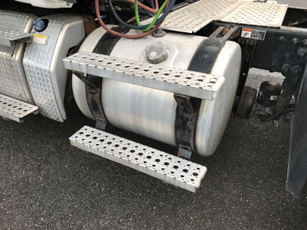 Day Cab Tractor-Heavy Duty Tractors-Freightliner-2020-Cascadia 12564ST-Londonderry-NH-492,442\n\t\tmiles-$ 35,000 - Image 18