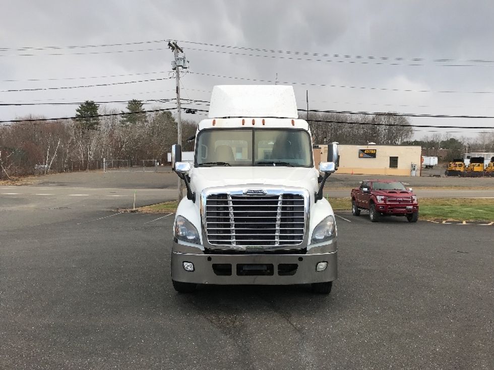 Day Cab Tractor-Heavy Duty Tractors-Freightliner-2020-Cascadia 12564ST-Londonderry-NH-492,442\n\t\tmiles-$ 35,000 - Image 2