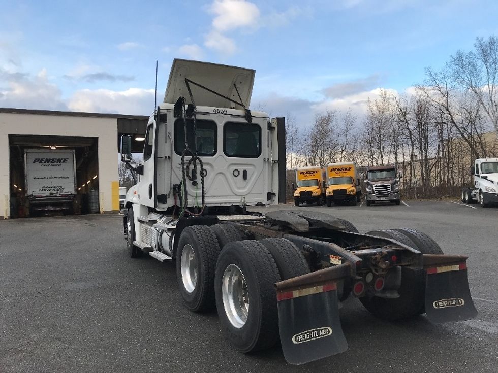 Day Cab Tractor-Heavy Duty Tractors-Freightliner-2020-Cascadia 12564ST-Londonderry-NH-492,442\n\t\tmiles-$ 35,000 - Image 5
