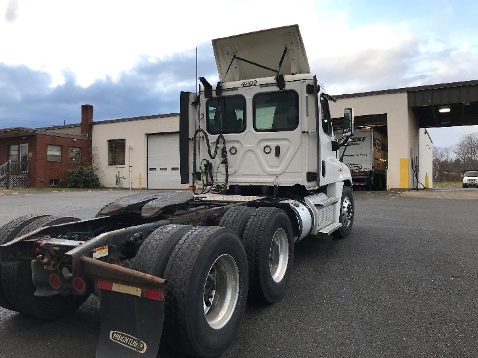 Day Cab Tractor-Heavy Duty Tractors-Freightliner-2020-Cascadia 12564ST-Londonderry-NH-492,442\n\t\tmiles-$ 35,000 - Image 7