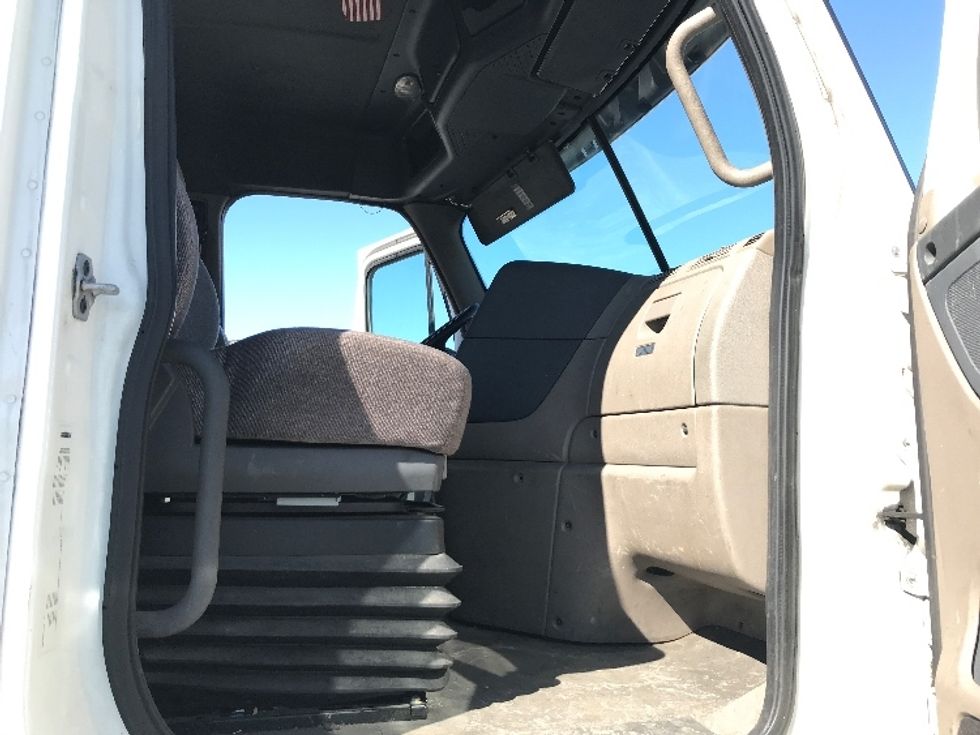 Day Cab Tractor-Heavy Duty Tractors-Freightliner-2020-Cascadia 12564ST-Londonderry-NH-543,067\n\t\tmiles-$ 39,000 - Image 14