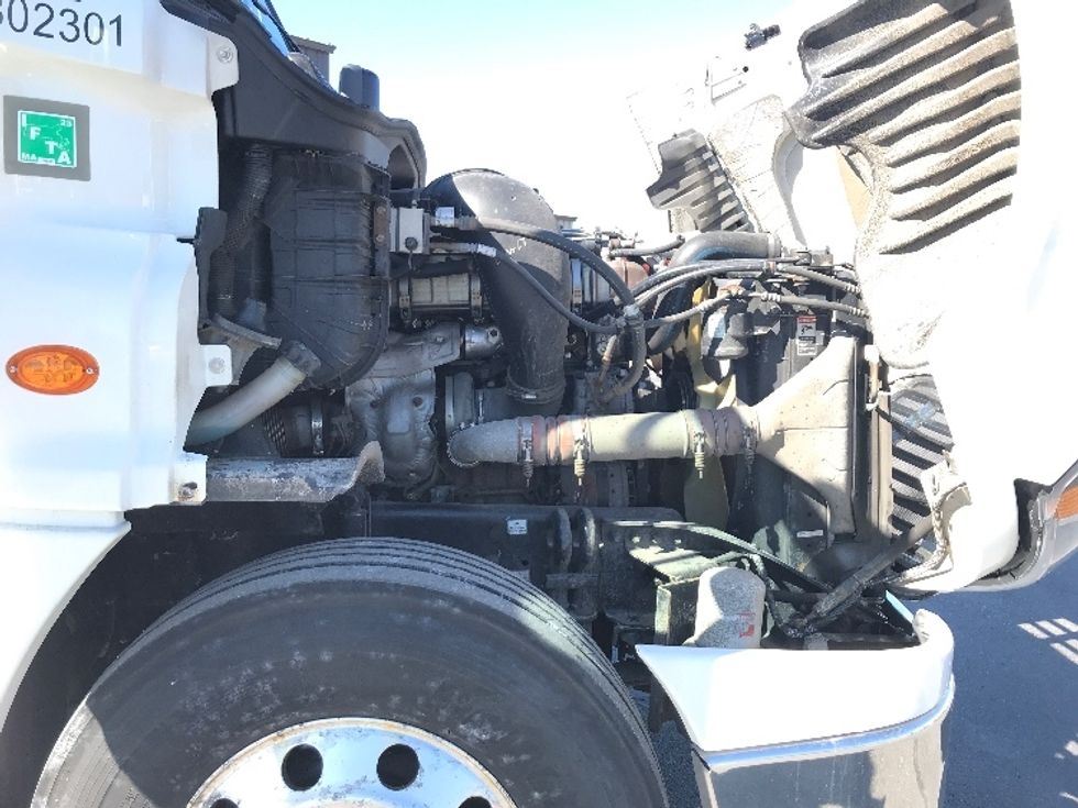 2020 Freightliner Cascadia 125" Sleeper Cab photo 12