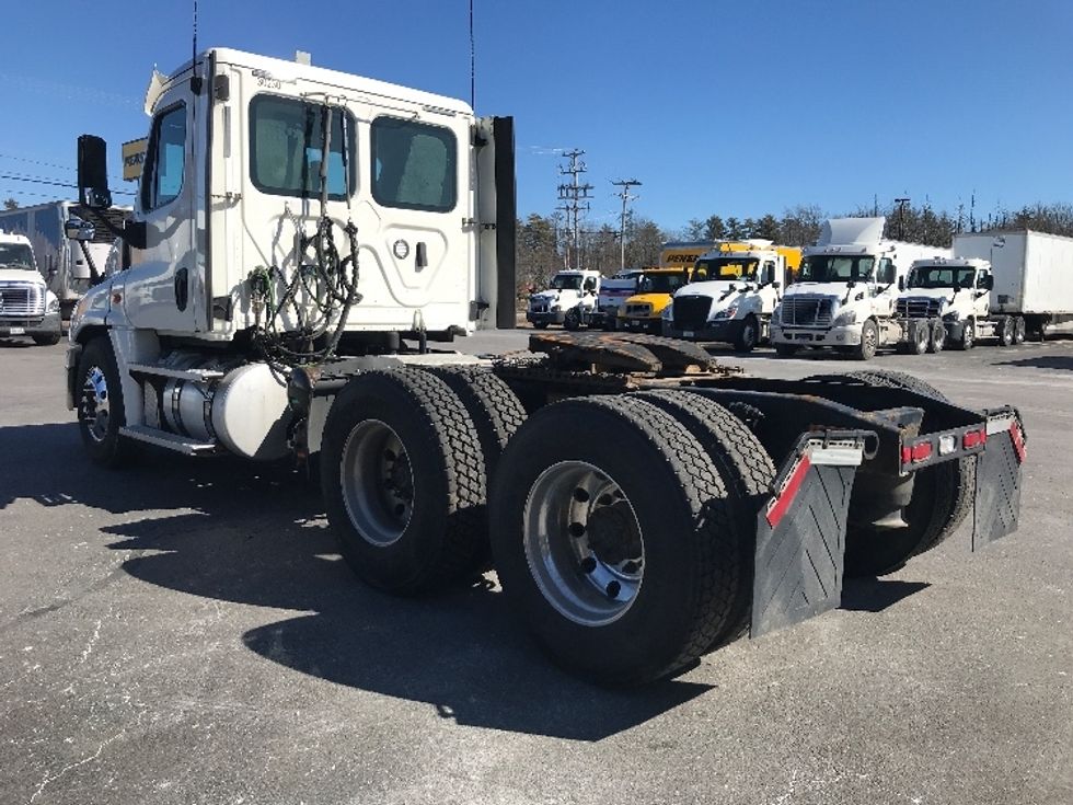 2020 Freightliner Cascadia 125" Sleeper Cab photo 5