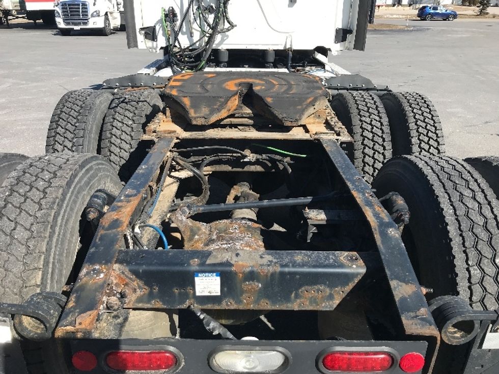 2020 Freightliner Cascadia 125" Sleeper Cab photo 6