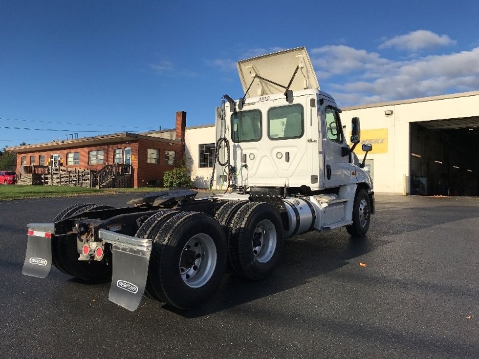 Day Cab Tractor-Heavy Duty Tractors-Freightliner-2020-Cascadia 12564ST-Londonderry-NH-567,641\n\t\tmiles-$ 29,750 - Image 7