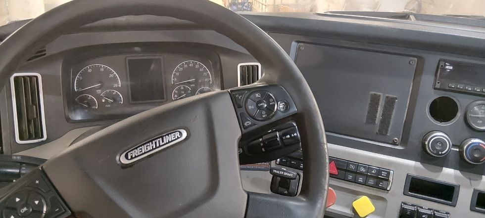 Day Cab Tractor-Heavy Duty Tractors-Freightliner-2020-Cascadia 12564ST-Londonderry-NH-582,162\n\t\tmiles-$ 30,250 - Image 11