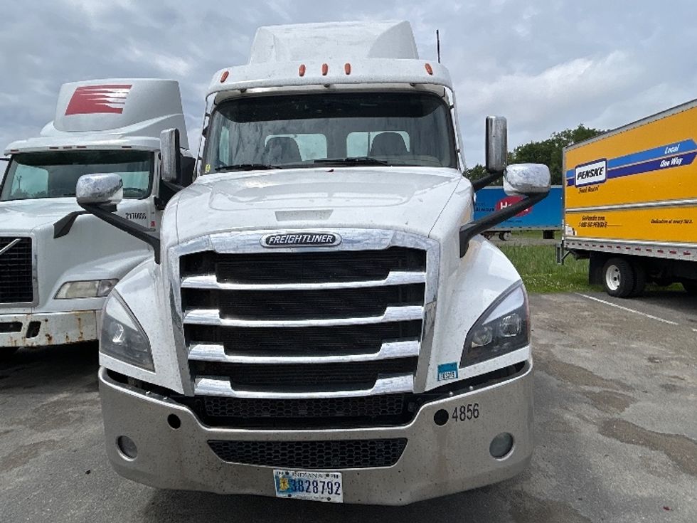 Day Cab Tractor-Heavy Duty Tractors-Freightliner-2020-Cascadia 12564ST-Londonderry-NH-582,162\n\t\tmiles-$ 30,250 - Image 2