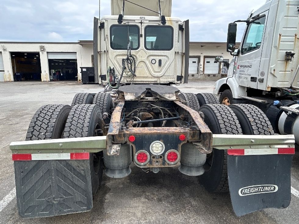 Day Cab Tractor-Heavy Duty Tractors-Freightliner-2020-Cascadia 12564ST-Londonderry-NH-582,162\n\t\tmiles-$ 30,250 - Image 6
