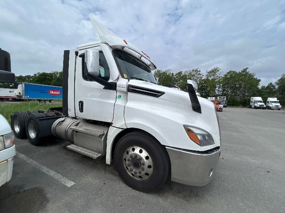 Day Cab Tractor-Heavy Duty Tractors-Freightliner-2020-Cascadia 12564ST-Londonderry-NH-582,162\n\t\tmiles-$ 30,250 - Image 8