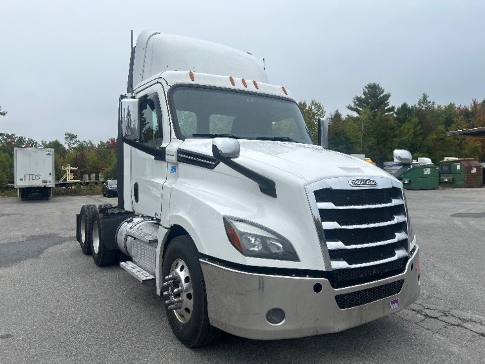 Day Cab Tractor-Heavy Duty Tractors-Freightliner-2020-Cascadia 12564ST-Londonderry-NH-639,964\n\t\tmiles-$ 29,750 - Image 1