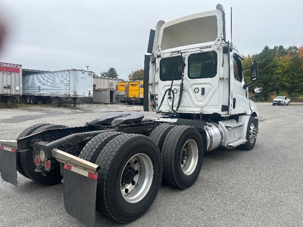 Day Cab Tractor-Heavy Duty Tractors-Freightliner-2020-Cascadia 12564ST-Londonderry-NH-639,964\n\t\tmiles-$ 29,750 - Image 7