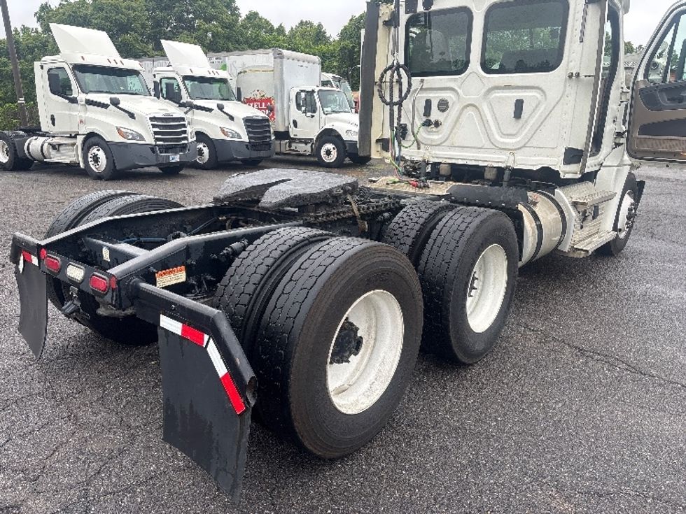 Day Cab Tractor-Heavy Duty Tractors-Freightliner-2020-Cascadia 12564ST-Martinsville-VA-320,477\n\t\tmiles-$ 54,500 - Image 18