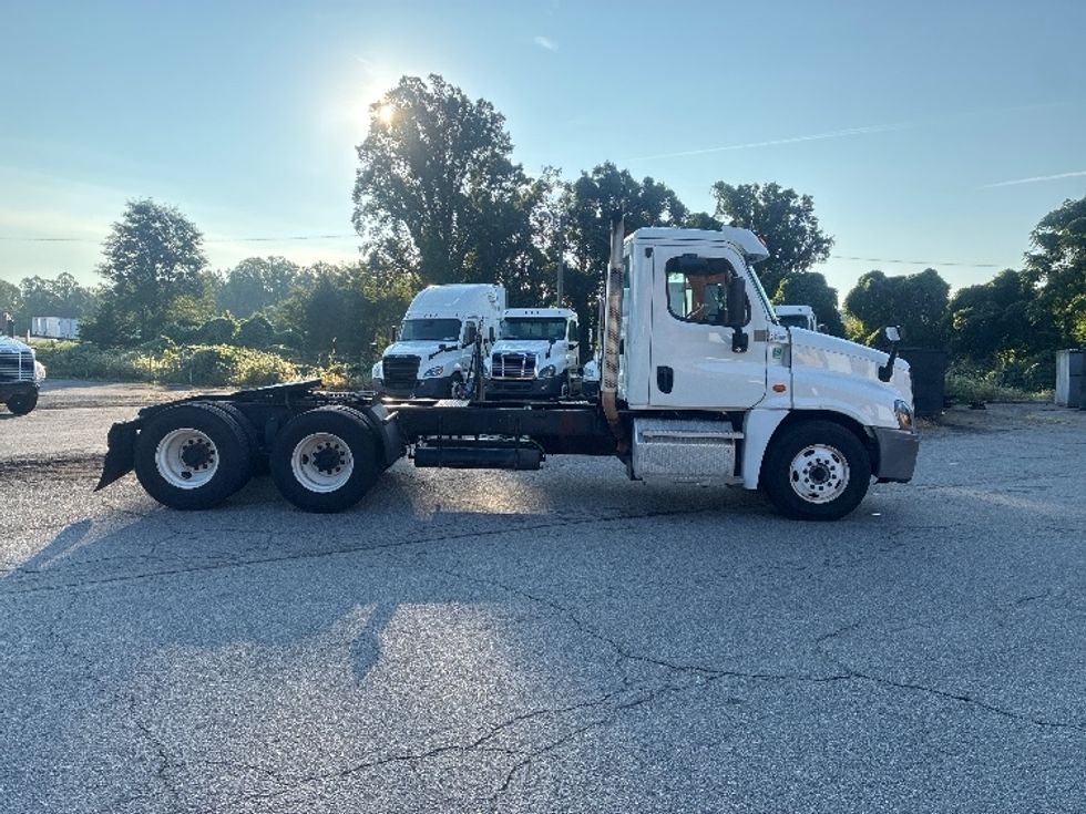 Day Cab Tractor-Heavy Duty Tractors-Freightliner-2020-Cascadia 12564ST-Martinsville-VA-549,060\n\t\tmiles-$ 37,500 - Image 8