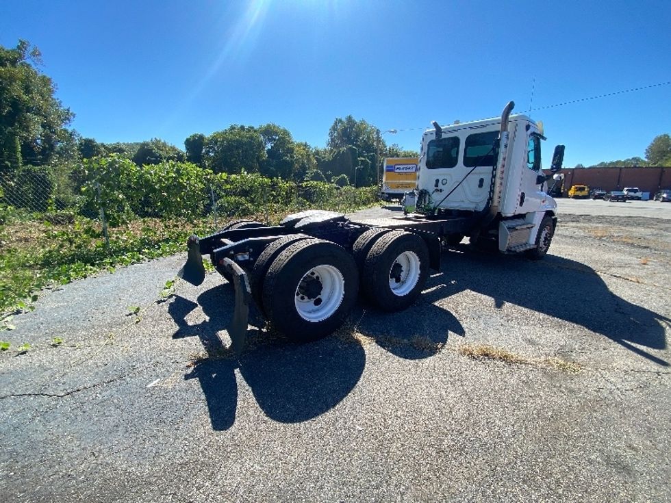 Day Cab Tractor-Heavy Duty Tractors-Freightliner-2020-Cascadia 12564ST-Martinsville-VA-595,335\n\t\tmiles-$ 33,750 - Image 7