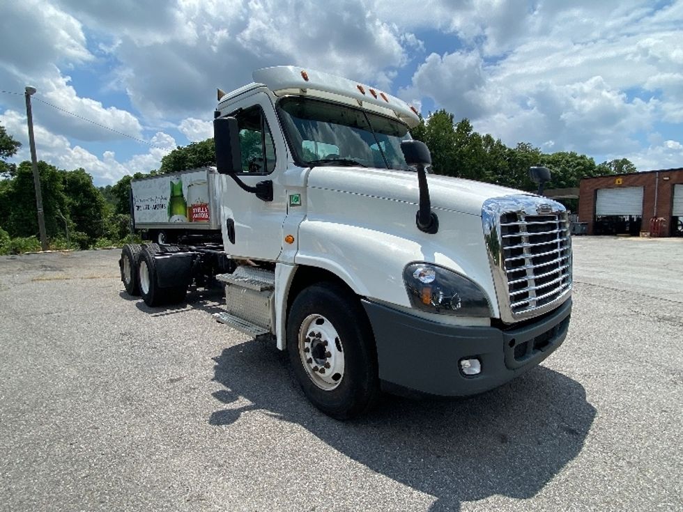 Day Cab Tractor-Heavy Duty Tractors-Freightliner-2020-Cascadia 12564ST-Martinsville-VA-644,889\n\t\tmiles-$ 26,500 - Image 1