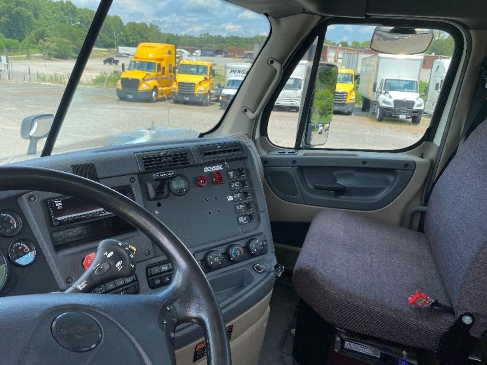 Day Cab Tractor-Heavy Duty Tractors-Freightliner-2020-Cascadia 12564ST-Martinsville-VA-644,889\n\t\tmiles-$ 26,500 - Image 10