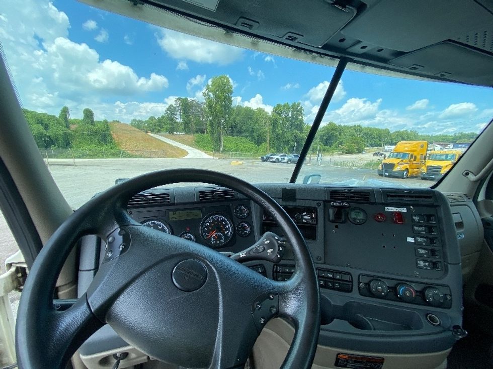 Day Cab Tractor-Heavy Duty Tractors-Freightliner-2020-Cascadia 12564ST-Martinsville-VA-644,889\n\t\tmiles-$ 26,500 - Image 11