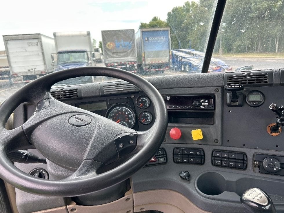 Day Cab Tractor-Heavy Duty Tractors-Freightliner-2020-Cascadia 12564ST-Memphis-TN-278,216\n\t\tmiles-$ 54,500 - Image 11