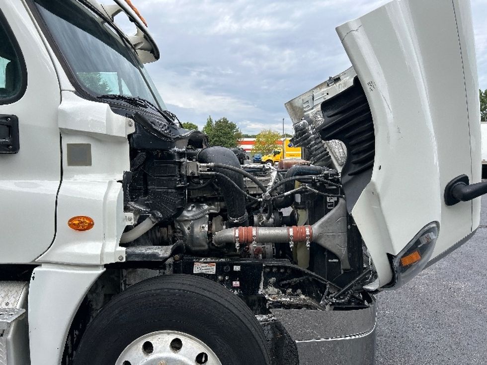 Day Cab Tractor-Heavy Duty Tractors-Freightliner-2020-Cascadia 12564ST-Memphis-TN-278,216\n\t\tmiles-$ 54,500 - Image 15