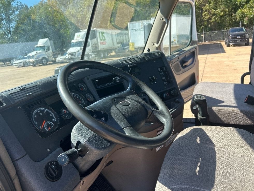 Day Cab Tractor-Heavy Duty Tractors-Freightliner-2020-Cascadia 12564ST-Memphis-TN-278,906\n\t\tmiles-$ 51,750 - Image 10