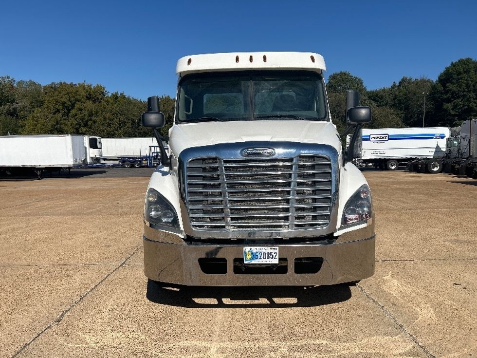 Day Cab Tractor-Heavy Duty Tractors-Freightliner-2020-Cascadia 12564ST-Memphis-TN-278,906\n\t\tmiles-$ 51,750 - Image 2