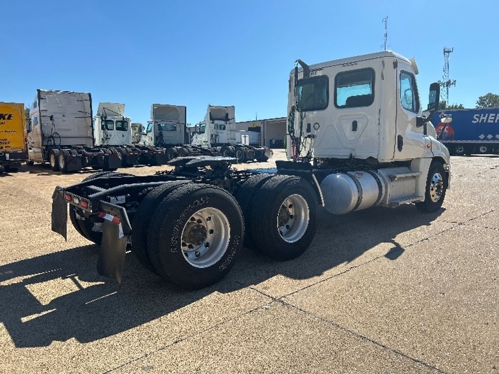 Day Cab Tractor-Heavy Duty Tractors-Freightliner-2020-Cascadia 12564ST-Memphis-TN-278,906\n\t\tmiles-$ 51,750 - Image 7
