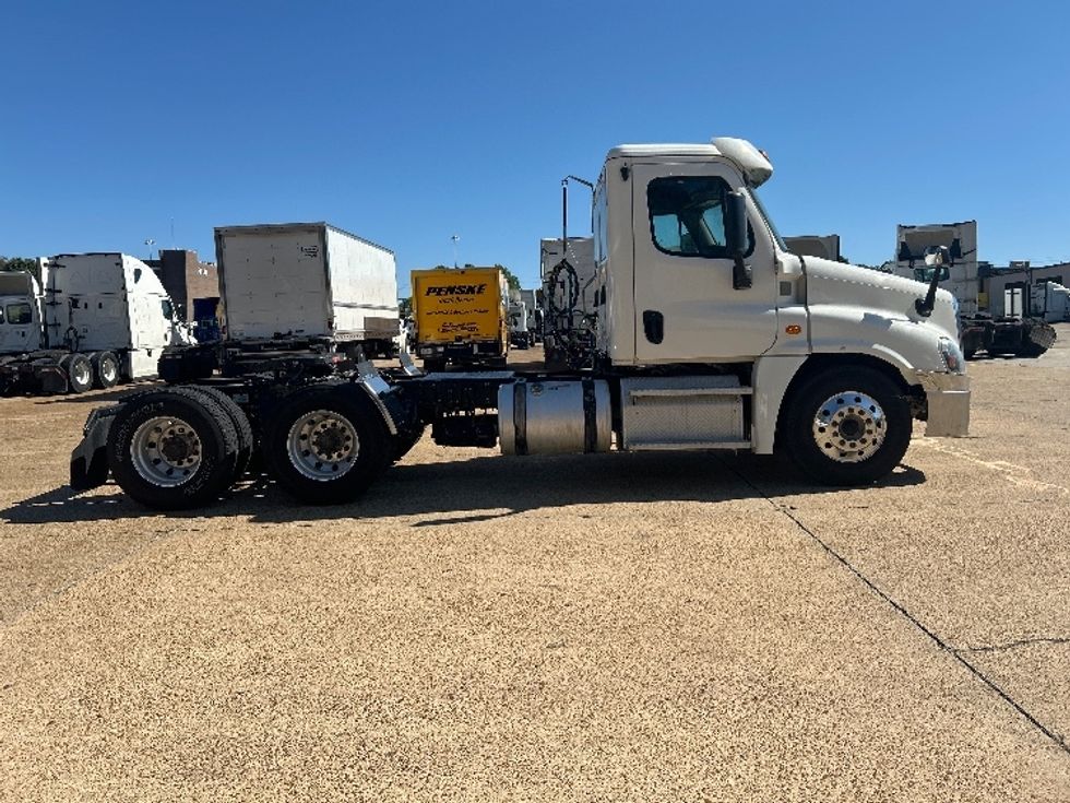 Day Cab Tractor-Heavy Duty Tractors-Freightliner-2020-Cascadia 12564ST-Memphis-TN-278,906\n\t\tmiles-$ 51,750 - Image 8