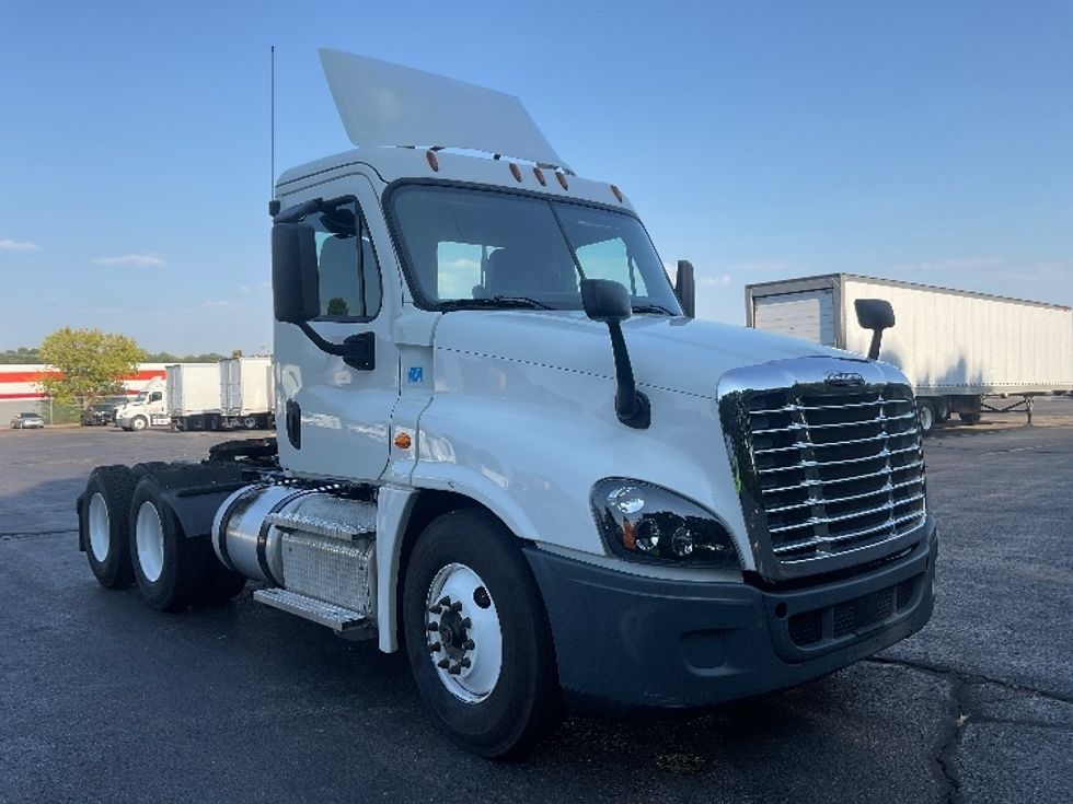Day Cab Tractor-Heavy Duty Tractors-Freightliner-2020-Cascadia 12564ST-Memphis-TN-464,057\n\t\tmiles-$ 43,250 - Image 1
