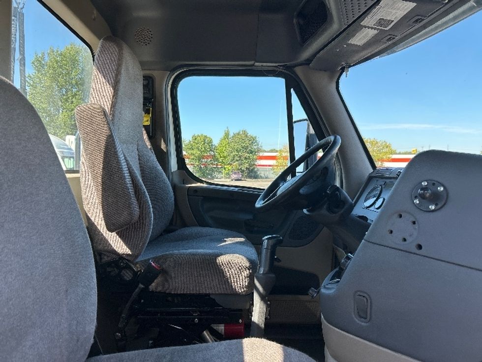 Day Cab Tractor-Heavy Duty Tractors-Freightliner-2020-Cascadia 12564ST-Memphis-TN-500,414\n\t\tmiles-$ 35,000 - Image 14