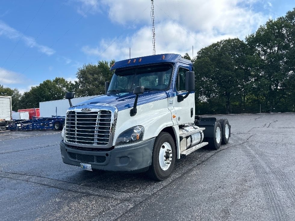 Day Cab Tractor-Heavy Duty Tractors-Freightliner-2020-Cascadia 12564ST-Memphis-TN-637,044\n\t\tmiles-$ 30,500 - Image 1