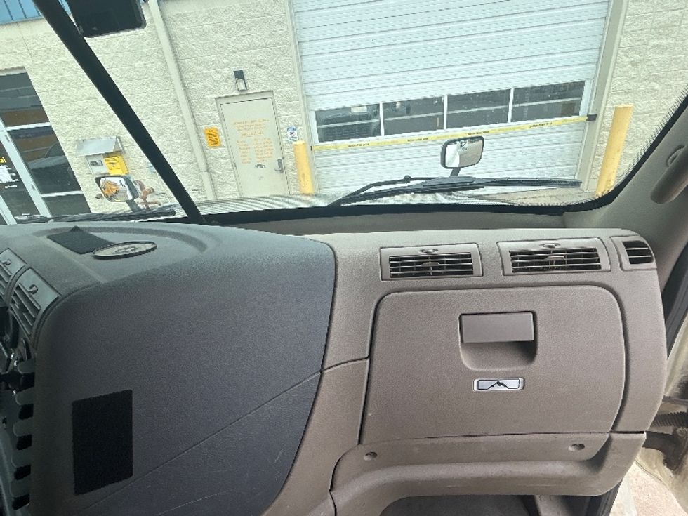 Day Cab Tractor-Heavy Duty Tractors-Freightliner-2020-Cascadia 12564ST-Middlefield-OH-193,318\n\t\tmiles-$ 50,500 - Image 13