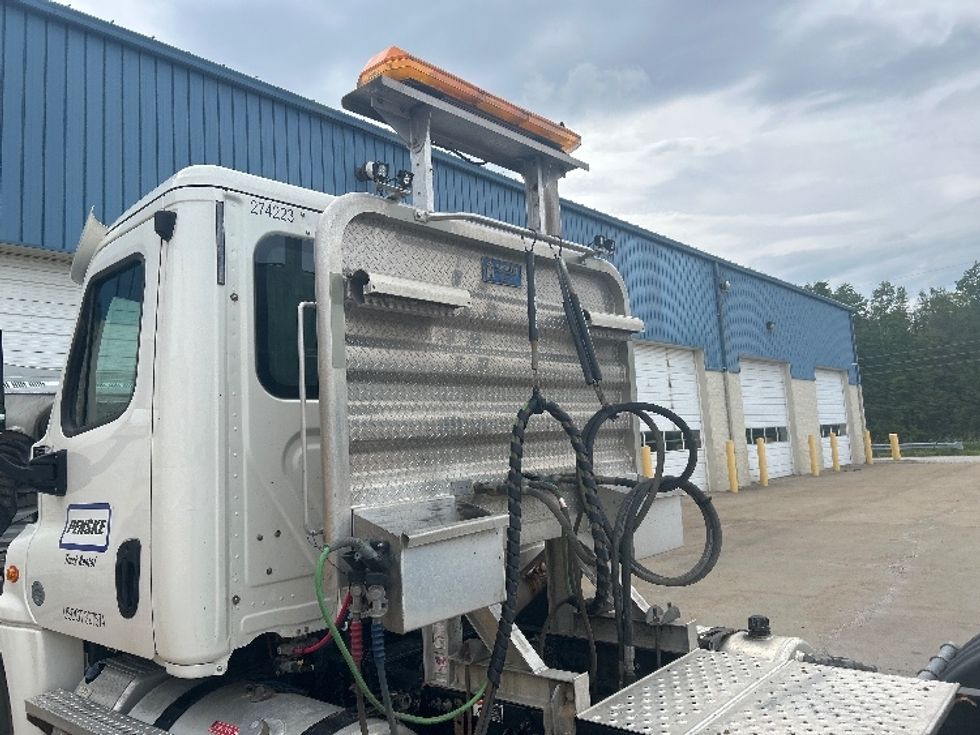 Day Cab Tractor-Heavy Duty Tractors-Freightliner-2020-Cascadia 12564ST-Middlefield-OH-193,318\n\t\tmiles-$ 50,500 - Image 17