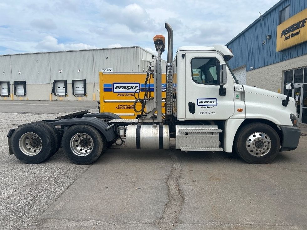 Day Cab Tractor-Heavy Duty Tractors-Freightliner-2020-Cascadia 12564ST-Middlefield-OH-193,318\n\t\tmiles-$ 50,500 - Image 8
