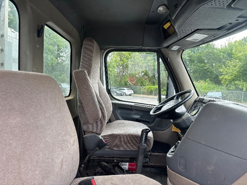 Day Cab Tractor-Heavy Duty Tractors-Freightliner-2020-Cascadia 12564ST-Middlefield-OH-307,536\n\t\tmiles-$ 54,500 - Image 14