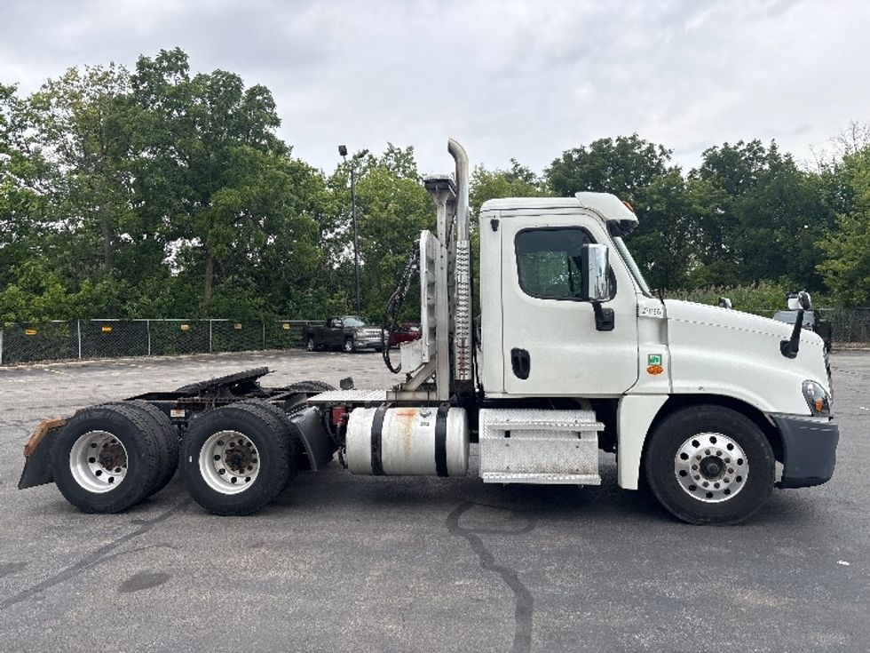 Day Cab Tractor-Heavy Duty Tractors-Freightliner-2020-Cascadia 12564ST-Middlefield-OH-307,536\n\t\tmiles-$ 54,500 - Image 8