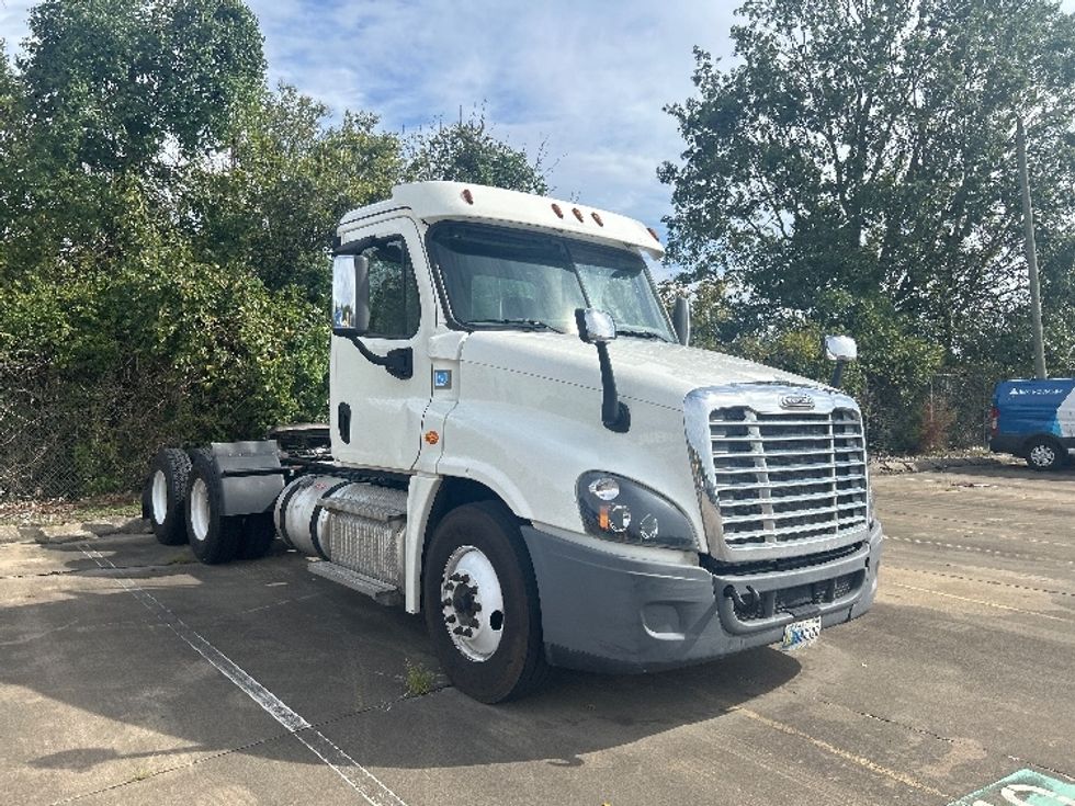 Day Cab Tractor-Heavy Duty Tractors-Freightliner-2020-Cascadia 12564ST-Nashville (Mount Juliet)-TN-394,080\n\t\tmiles-$ 42,500 - Image 1