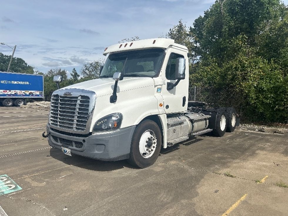 Day Cab Tractor-Heavy Duty Tractors-Freightliner-2020-Cascadia 12564ST-Nashville (Mount Juliet)-TN-394,080\n\t\tmiles-$ 42,500 - Image 3