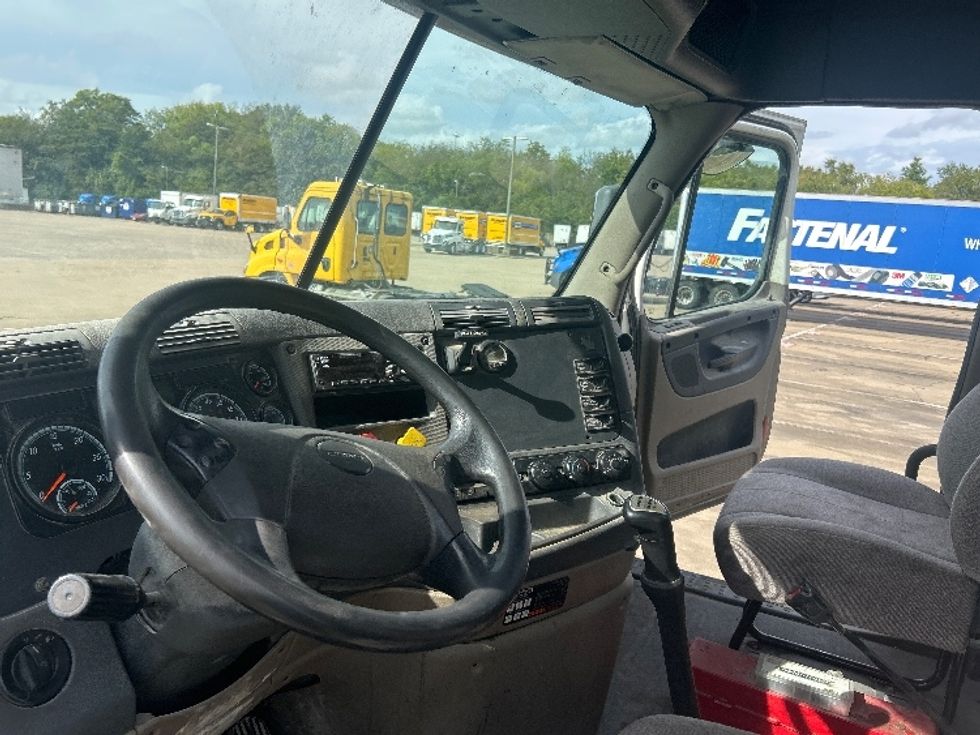 Day Cab Tractor-Heavy Duty Tractors-Freightliner-2020-Cascadia 12564ST-Nashville (Mount Juliet)-TN-394,080\n\t\tmiles-$ 42,500 - Image 10