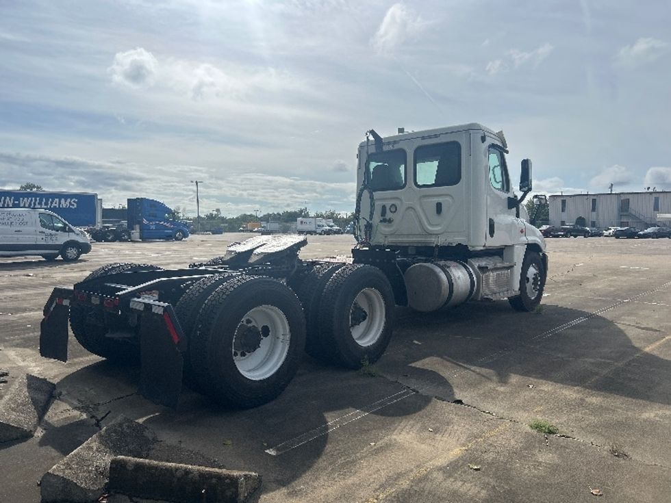 Day Cab Tractor-Heavy Duty Tractors-Freightliner-2020-Cascadia 12564ST-Nashville (Mount Juliet)-TN-394,080\n\t\tmiles-$ 42,500 - Image 7