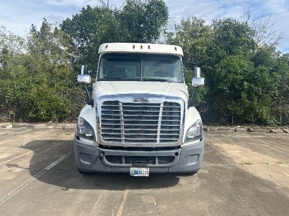 Day Cab Tractor-Heavy Duty Tractors-Freightliner-2020-Cascadia 12564ST-Nashville (Mount Juliet)-TN-394,080\n\t\tmiles-$ 42,500 - Image 2
