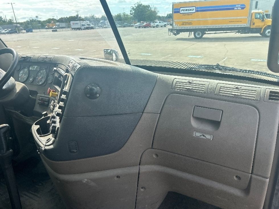 Day Cab Tractor-Heavy Duty Tractors-Freightliner-2020-Cascadia 12564ST-Nashville (Mount Juliet)-TN-394,080\n\t\tmiles-$ 42,500 - Image 12