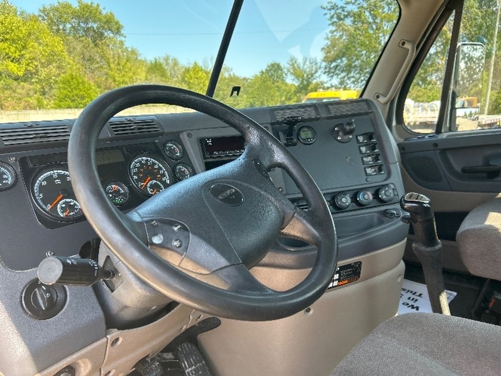 Day Cab Tractor-Heavy Duty Tractors-Freightliner-2020-Cascadia 12564ST-Nashville-TN-430,707\n\t\tmiles-$ 40,000 - Image 10