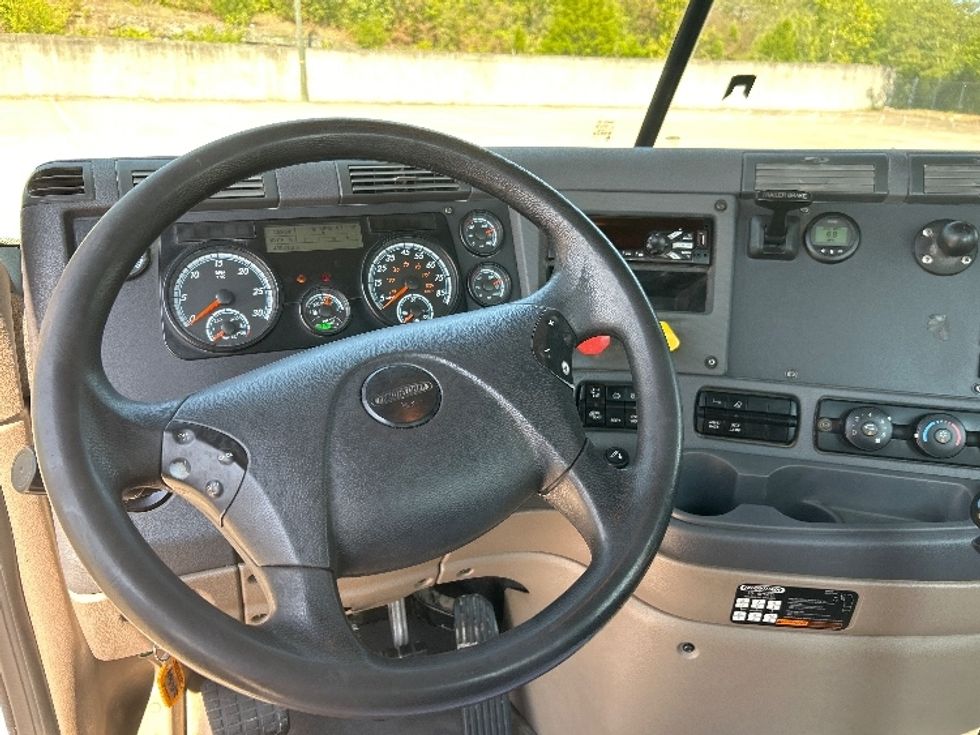 Day Cab Tractor-Heavy Duty Tractors-Freightliner-2020-Cascadia 12564ST-Nashville-TN-430,707\n\t\tmiles-$ 40,000 - Image 11