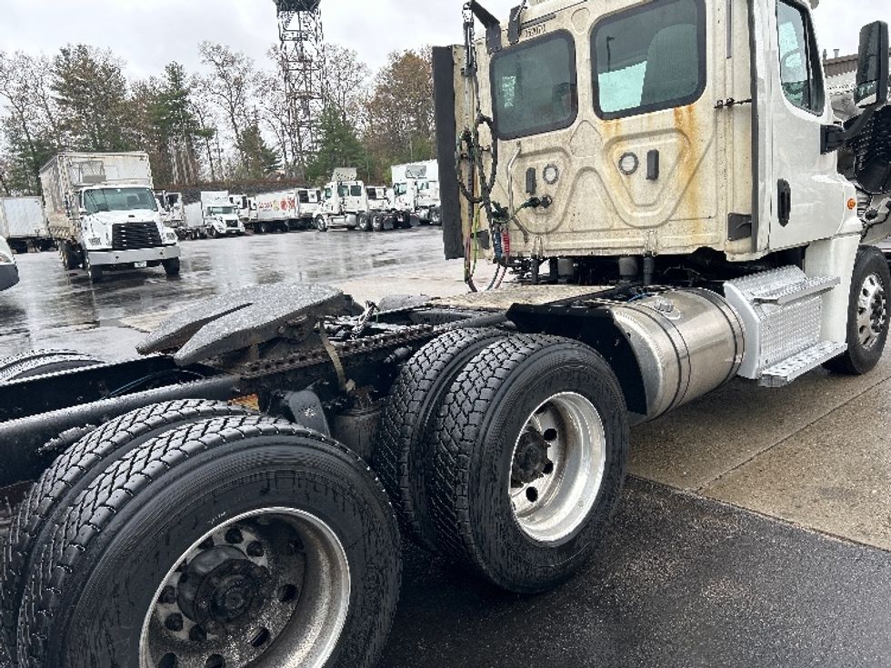 Day Cab Tractor-Heavy Duty Tractors-Freightliner-2020-Cascadia 12564ST-Norton-MA-459,621\n\t\tmiles-$ 42,000 - Image 18