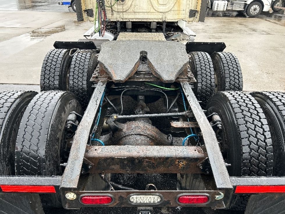 Day Cab Tractor-Heavy Duty Tractors-Freightliner-2020-Cascadia 12564ST-Norton-MA-459,621\n\t\tmiles-$ 42,000 - Image 6