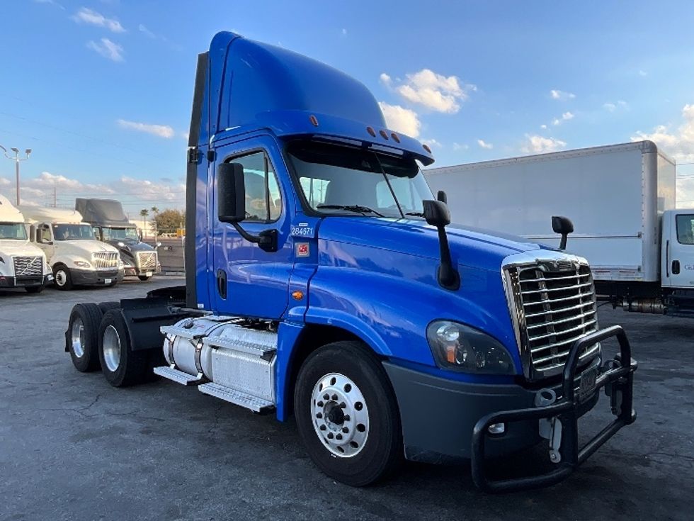 Day Cab Tractor-Heavy Duty Tractors-Freightliner-2020-Cascadia 12564ST-Ocala-FL-465,699\n\t\tmiles-$ 48,000 - Image 1