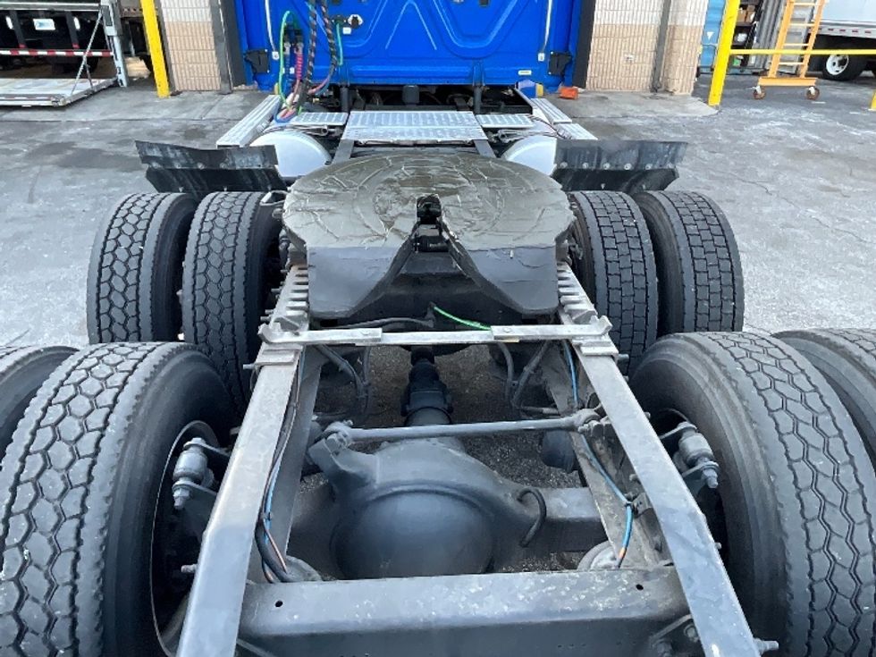Day Cab Tractor-Heavy Duty Tractors-Freightliner-2020-Cascadia 12564ST-Ocala-FL-465,699\n\t\tmiles-$ 48,000 - Image 6