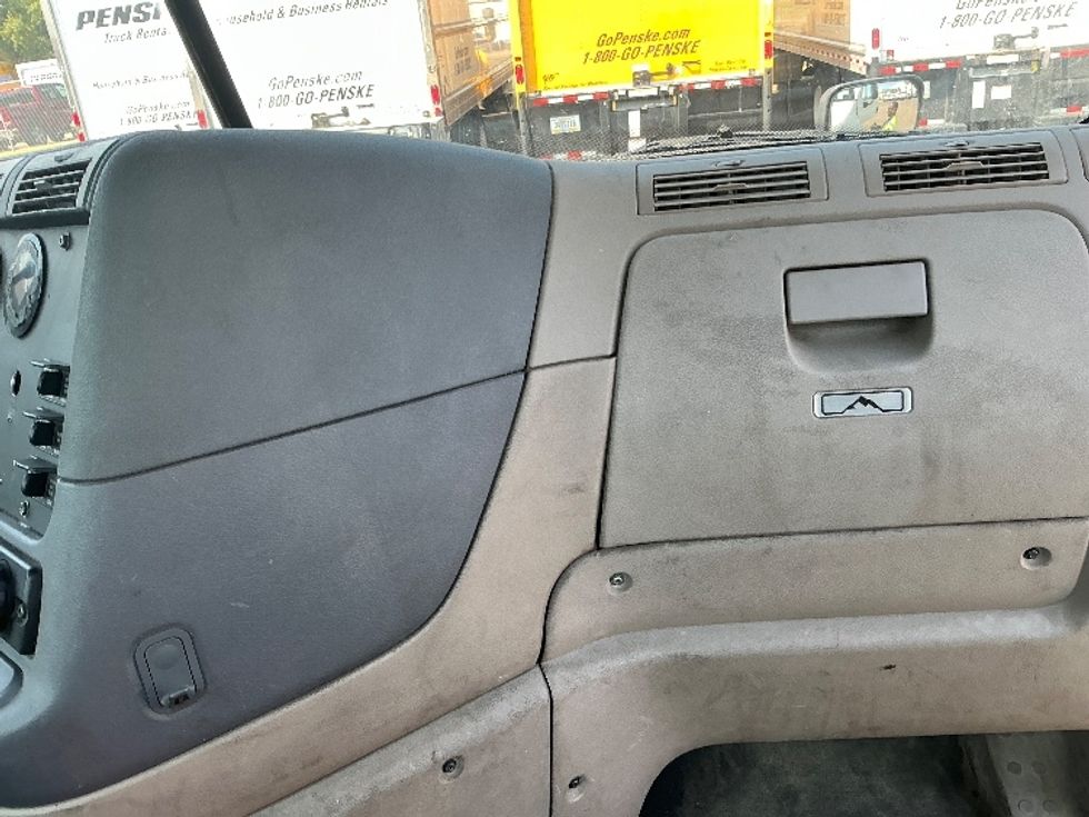 Day Cab Tractor-Heavy Duty Tractors-Freightliner-2020-Cascadia 12564ST-Olive Branch-MS-317,896\n\t\tmiles-$ 56,250 - Image 13